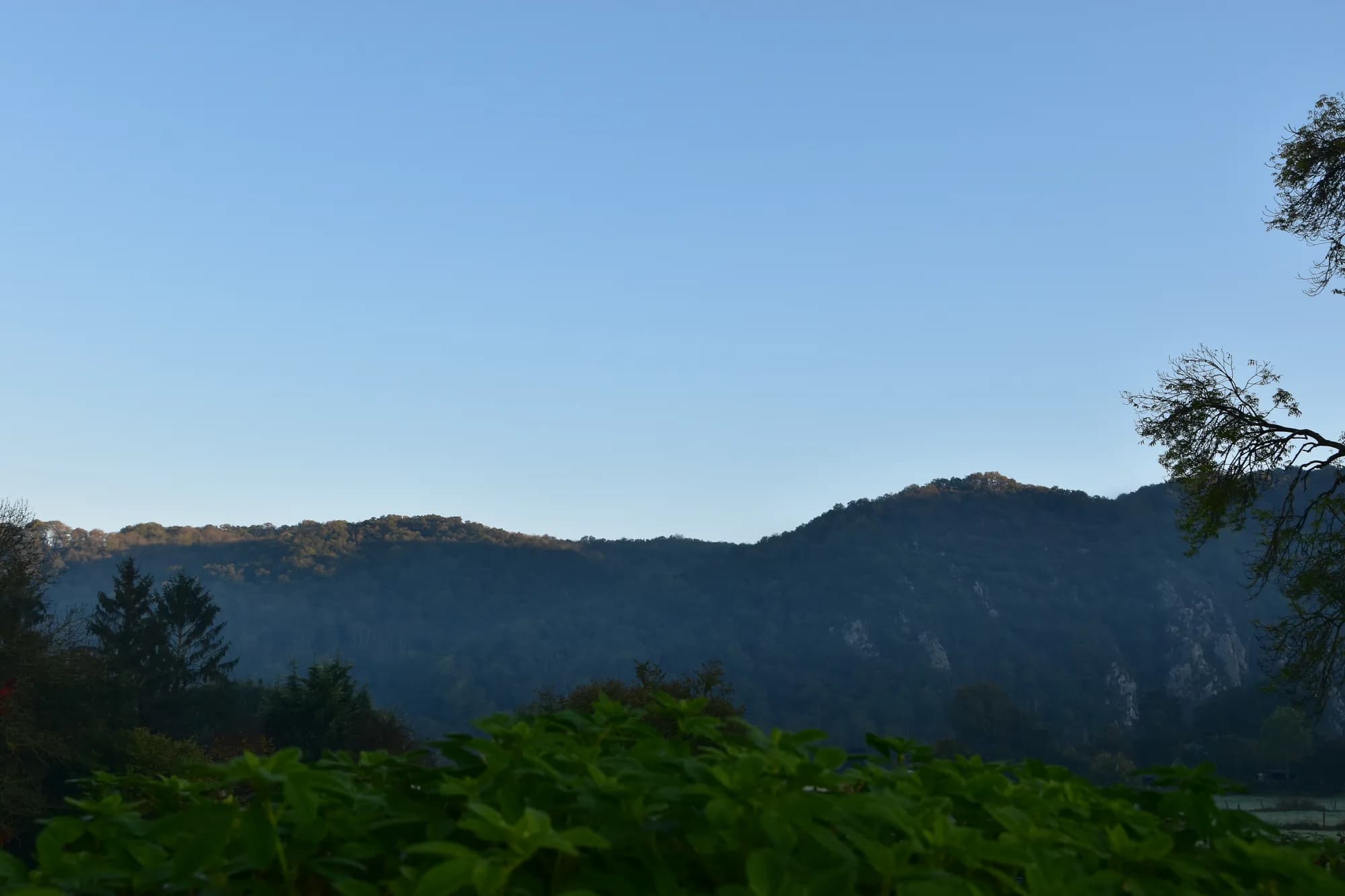 Les collines de la Suisse Normande depuis le terrain